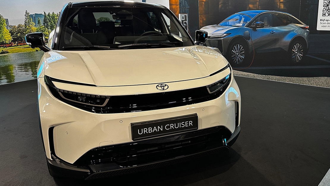toyota-urban-cruiser-2025-exterieur-vooraanzicht-ev-experience