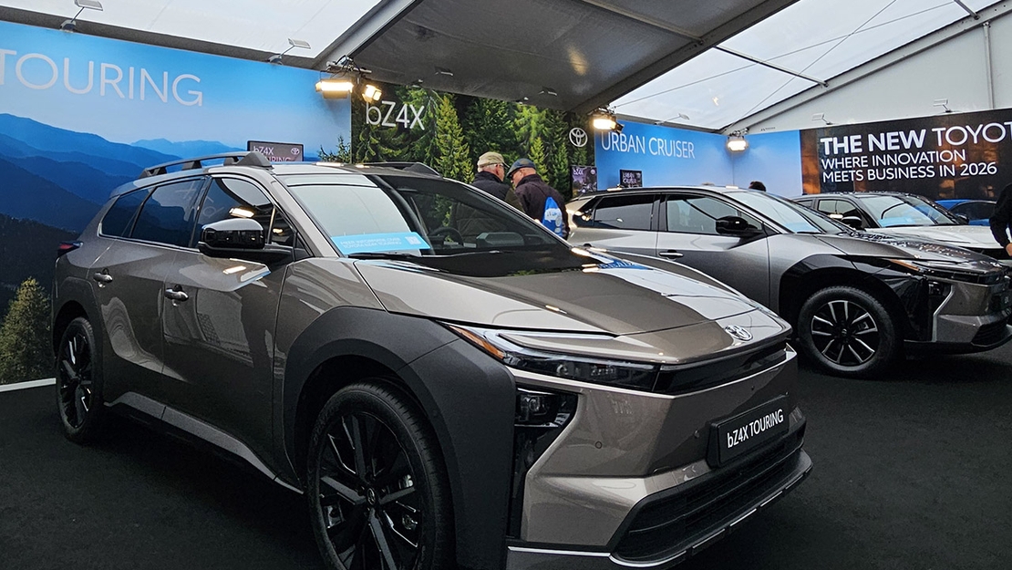 toyota-bZ4x-touring-2025-exterieur-rechter-zijaanzicht-ev-experience