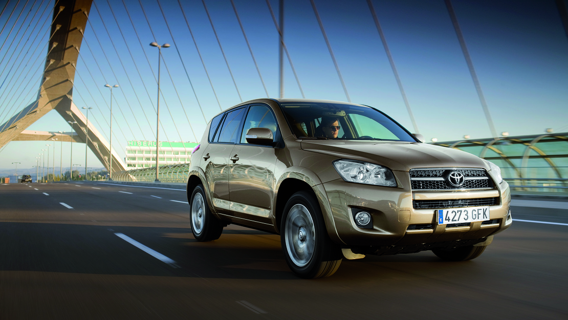 Toyota-RAV4-derde-generatie-exterieur-rechter-zijaanzicht