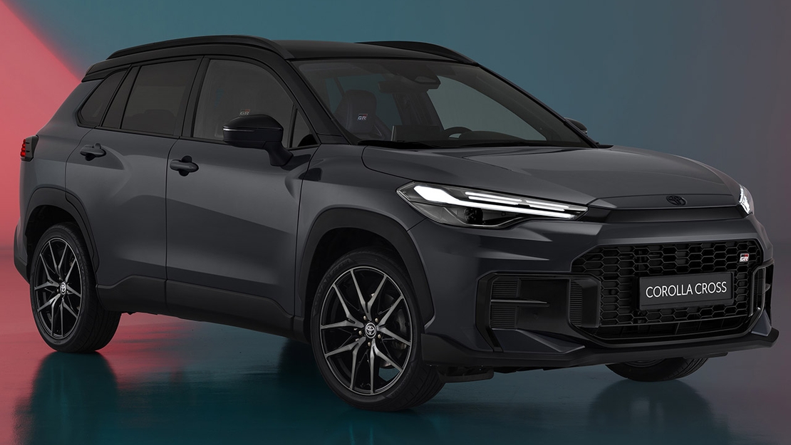 Toyota-Corolla-Cross-GR-Sport-driekwart-voorzijde