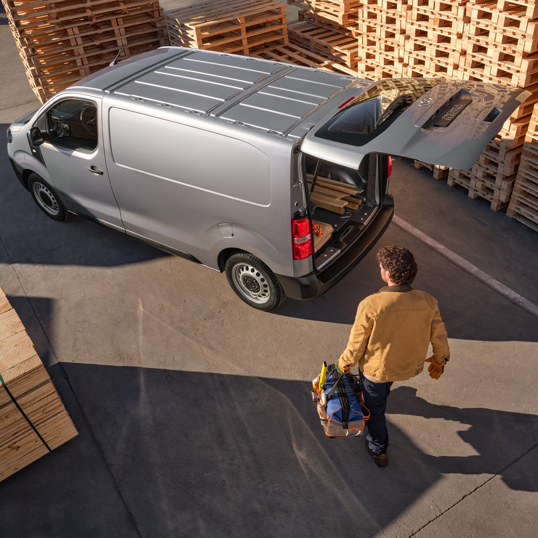 toyota-PROACE-WORKER-2026-spotlight_1280x1280_v2_1